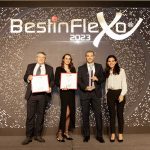 Elisa Conselvan di I&C-GAMA International sul palco insieme ai premiati